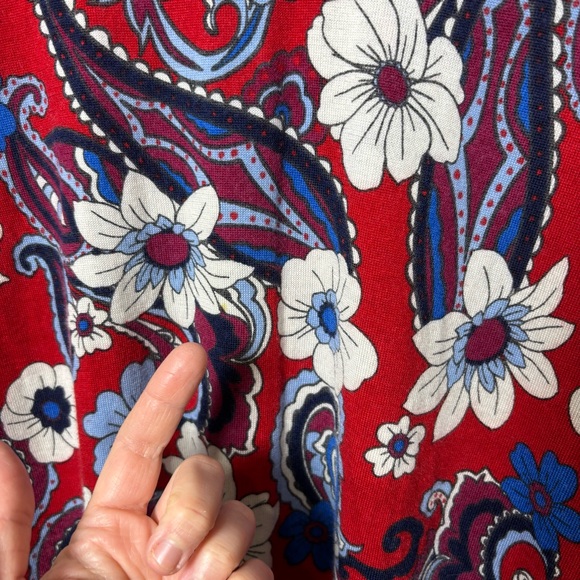 Talbots Audrey Sweater Large 100% Pure Merino Wool Long Sleeve Floral Red Blue - Picture 11 of 11